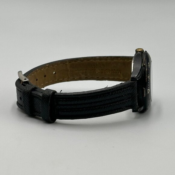 Wile E. Coyote Fossil Watch Men Black Round Dial 29MM Leather Band New Battery - Picture 12 of 15